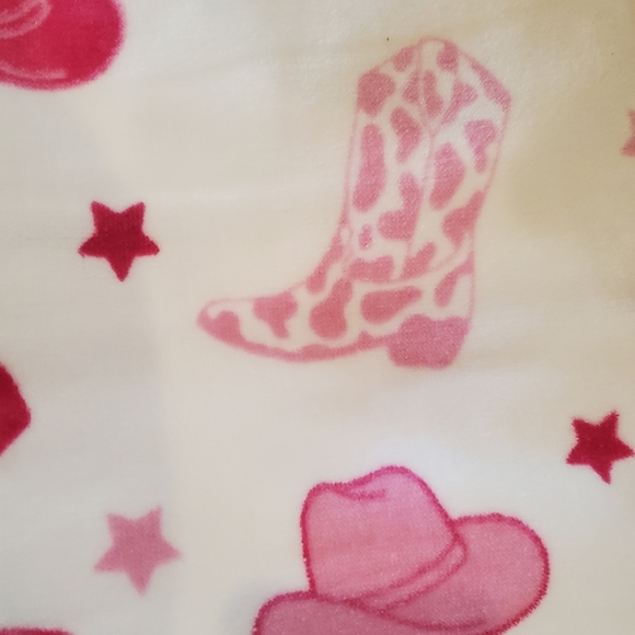 Fun! Viral Pink Cowgirl Beach Towel-NWT - Picture 4 of 4